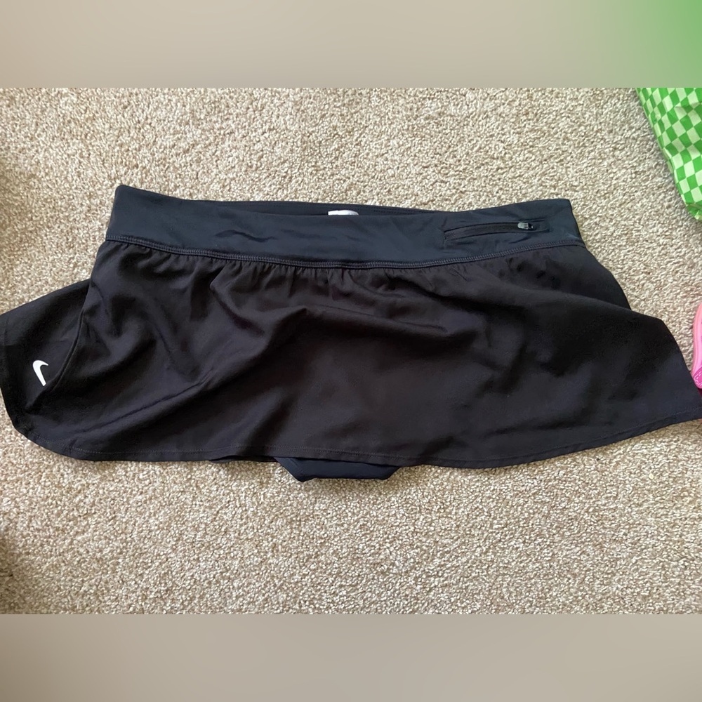 Nike Women’s Black Swim Skirt with Built-In Brief New With Tags Size XL